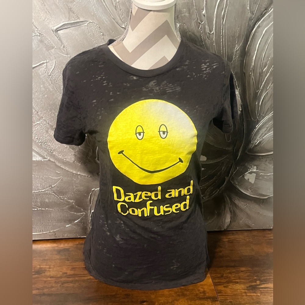 Dazed And Confused Gray Burnout Smiley Face Fit Graphic Tee T Shirt Size S - New